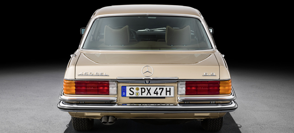 Panik Im Porsche Hier Kommt Das Hubraumwunder Mit Stern Premiere Vor 45 Jahren Mercedes Benz 450 Sel 6 9 Classic Mercedes Fans Das Magazin Fur Mercedes Benz Enthusiasten