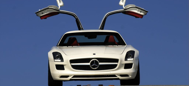 Schon in Weiß gesehen? SLS AMG: Nach Silber und Rot zeigt Mercedes-Fans.de den SLS AMG jetzt in der dritten Farbe