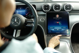 Weltpremiere von Mercedes pay+: Mercedes macht das Auto zum Zahlungsmittel