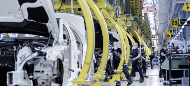 Chipmangel bei Mercedes: Neuwagenkunden müssen sich gedulden: Mercedes-Produktionsanpassung: Einige Fahrassistenten können derzeit nicht geordert werden