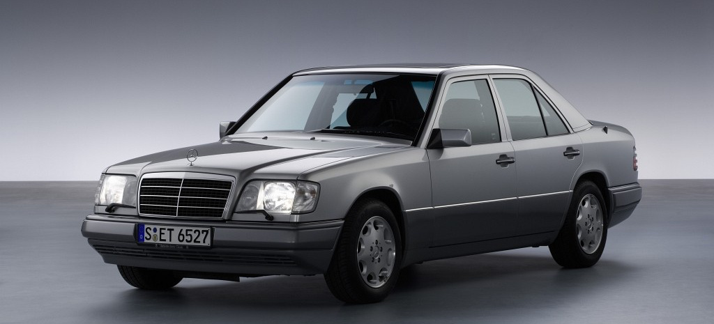 Mercedes-Benz Baureihen: W124 - die erste E-Klasse: Eine Baureihe mit zwei  Modellpflegen // Seit 1993 trägt die Baureihe den Namen E-Klasse - Classic  - Mercedes-Fans - Das Magazin für Mercedes-Benz-Enthusiasten