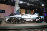 Die Formel E hat jetzt einen Mercedes: Alles neu: Mercedes-Benz EQ präsentiert Rennauto und Fahrer