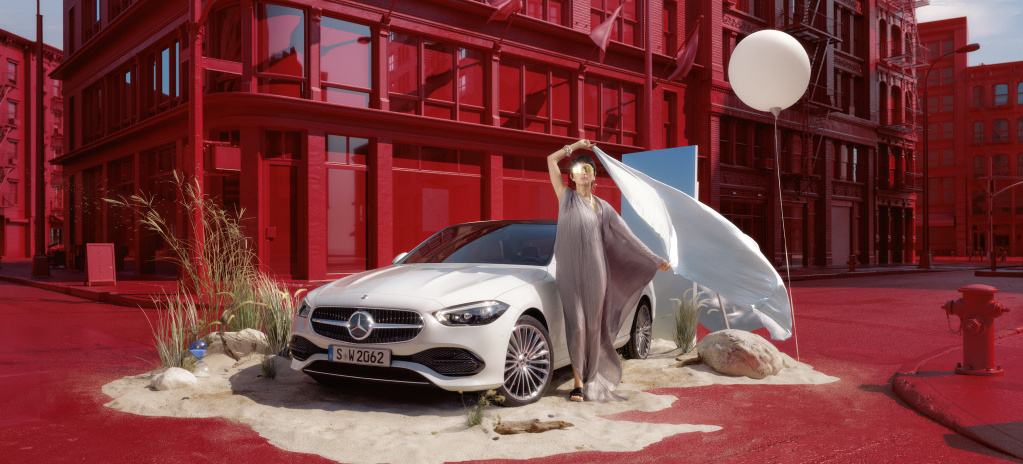 The marketing campaign for the new Mercedes C-Class: Thinking about changing parking spaces – News – Mercedes fans