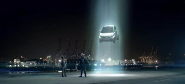 Witzig: smart TV-Spot "homecoming" : SciFi-Video mit smart electric Drive in der Hauptrolle