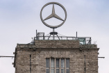 Der Mercedes-Stern vom Bahnhofsturm: Bon Voyage: Ein Stuttgarter Wahrzeichen zieht um