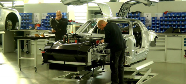 Film ab: Montage eines SLS AMG GT3: Teil 1 des Mercedes AMG Videos: "The Marriage" (die Hochzeit