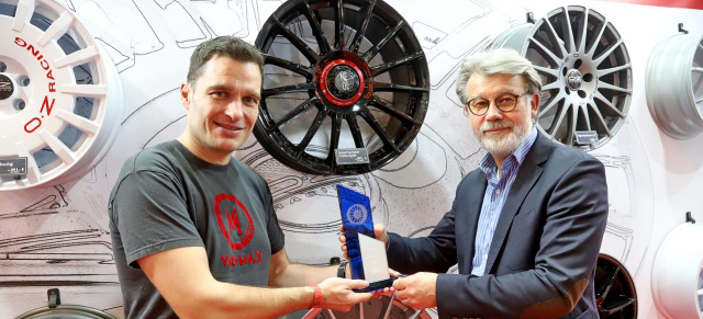 Pokalvergabe des 1. World Wheel Awards auf der Essen Motor Show: Felgenhersteller OZ wird ausgezeichnet!