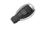 Echt glänzend: Swarovski veredelt Mercedes-Benz Schlüssel: Edle Kristalle und der Stern strahlen um die Wette