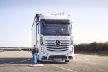 Mercedes Trucks präsentiert zwei Weltneuheiten: Active Sideguard Assist & Active Drive Assist 2 für mehr Sicherheit auf der Straße