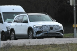 Mercedes Erlkönig erwischt: Spy Shot: Aktuelle Bilder von der EQB X243-Modellpflege