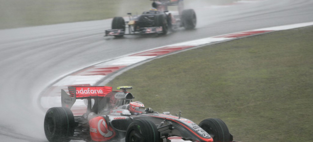 Formel 1 in China: Vettel siegt, Mercedes zufrieden!: Sebastian Vettel siegt im Regen-Grand Prix von Shanghai, McLaren Mercedes zufrieden über Platz 5 und 6!