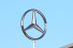 Neuer Mercedes Massenrückruf: Glas vom Schiebedach kann sich lösen: Der Stern muss in den USA 745.000 Pkw in die Werkstatt rufen