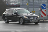 Mercedes-Benz Erlkönig erwischt: Spy Shot Video: Aktuelle Filmaufnahmen von Mercedes C-Klasse T-Modell Mopf