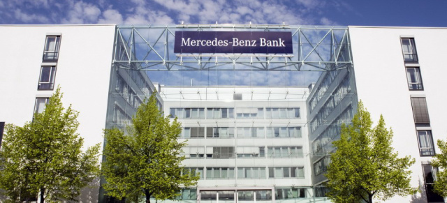 Doppelsieg der Mercedes-Benz Bank bei automobilen Finanzdienstleistungen: Vierter Sieg in Folge beim "Autohaus"Bankenmonitor in der Kategorie Premiumfahrzeuge & Zum zweiten Mal in Folge Gewinn der Kategorie Nischenfabrikate mit
Finanzdienstleistungen für smart