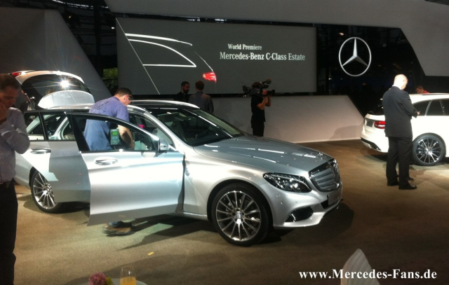 Debut In Bremen Neues Mercedes C Klasse T Modell Feiert Premiere Daimler Bekennt Sich Zum Produktionsstandort Deutschland News Mercedes Fans Das Magazin Fur Mercedes Benz Enthusiasten