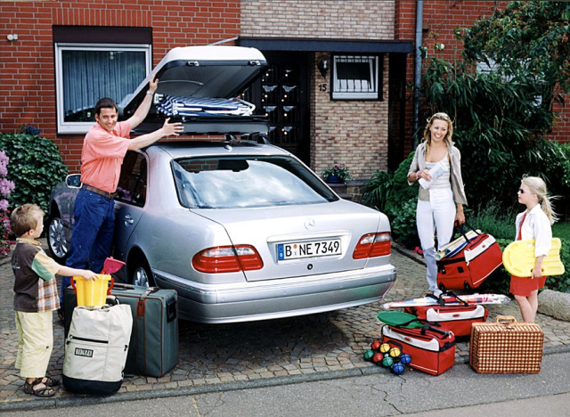 Urlaub mit dem Auto - Packen mit Köpfchen: So klappt es mit dem ganzen  Urlaubsgepäck - News - Mercedes-Fans - Das Magazin für Mercedes -Benz-Enthusiasten