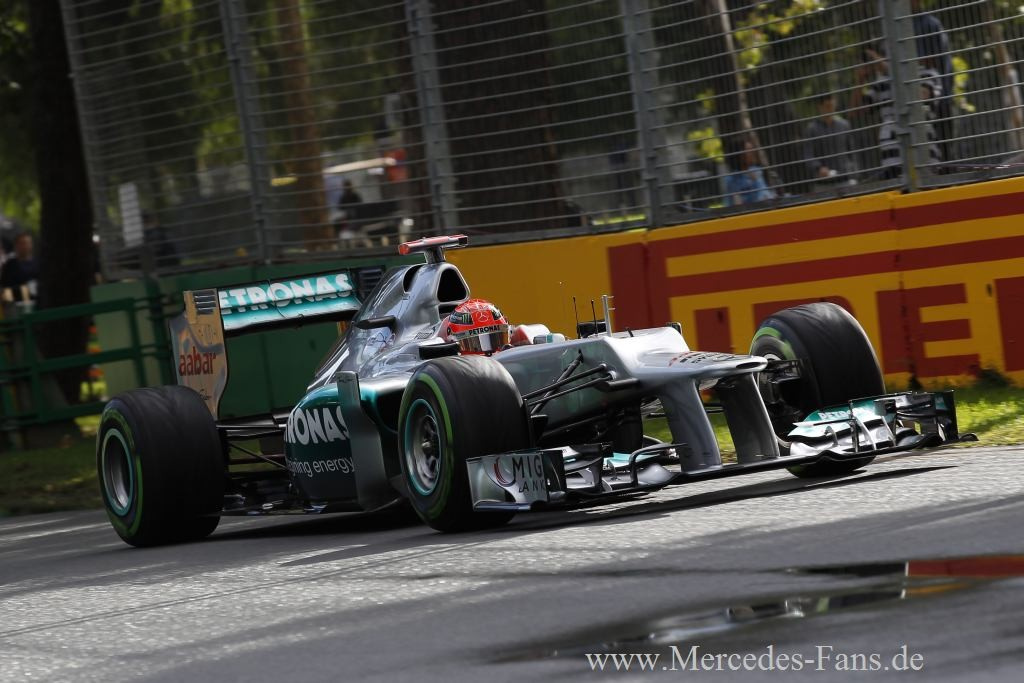 F1 Australien: Button siegt - Schumi raus: McLaren ...